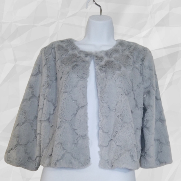 Signature by Robbie Bee Faux Fur Shrug Petite M - Picture 1 of 9